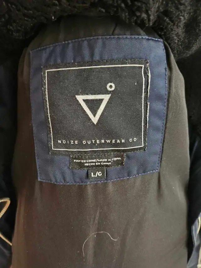 winter jacket  in Men's in Laval / North Shore - Image 5