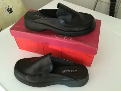 New Aerosole Mocc Slide Black leather shoe - 7 1/2B, View more