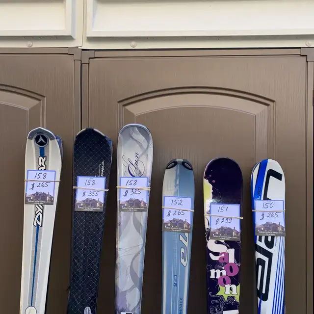 ski with boots  in Ski in Markham / York Region - Image 5