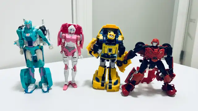 Transformers Autobots – Lot of 4 – Bumblebee, Arcee – Sold As Is