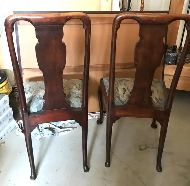 vintage mirror and antique queen anne chairs in Chairs & Recliners in Lethbridge - Image 4