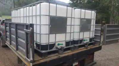 SOLD Water Hauler or Dump Trailer Holds 4 , 1000 liter totes , brand new 12 v powered Hydraulic pump...