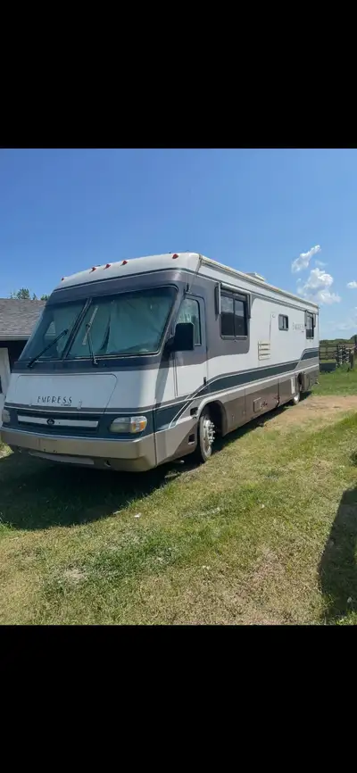 Allison Automatic Transmission, Carrier Engine, Cat 3126 7.2L 6 Cylinder Diesel 225 hp Engine, Sleep...