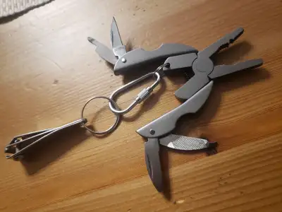 -Gentlemens Hardware-Titanium Pocket Needle Nose Pliers Multi-Tool. Small size, this Leatherman-like...
