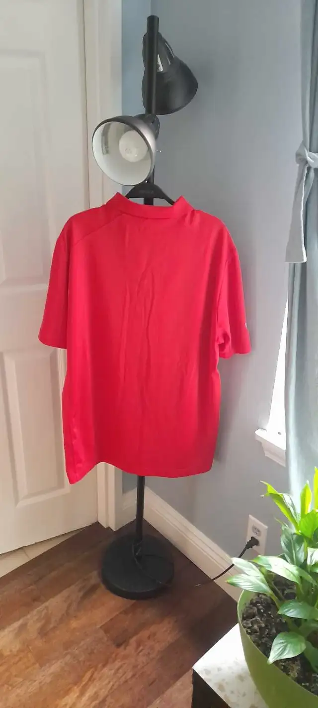 Nike Golf Polo XL in Men's in Ottawa - Image 3