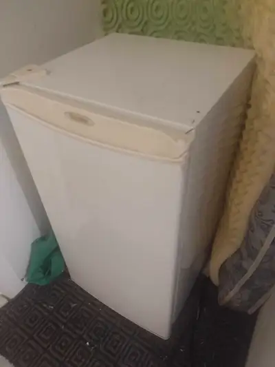 A present debrancher, propre et nettoyer. Usager, acheter a 150$ de facebook marketplace il y a envi...