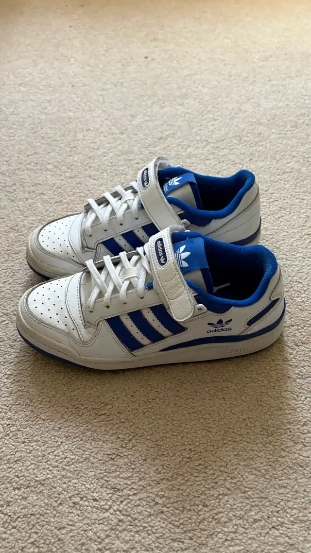 women’s adidas shoes  in Women's - Shoes in Kitchener / Waterloo - Image 3