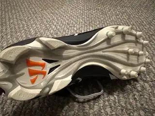 Adonis Warrior Black/White Lacrosse Cleats in Lacrosse in Oakville / Halton Region - Image 9