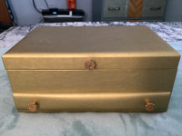 Golden color 3 drawers jewelry box 