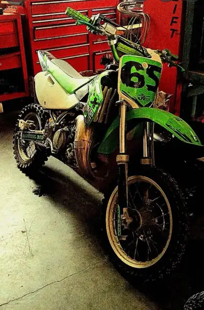 Kx 65 dirt bike green pls contact