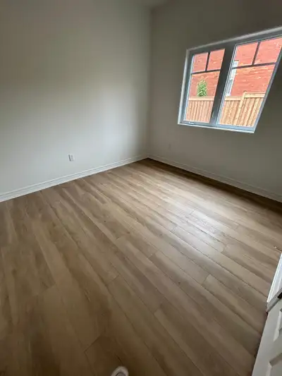 A bedroom available in 3 bedrooms house. Utilities & Internet included for $800 per month (For Singl...