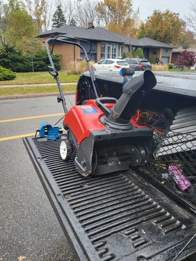 lawnmower snowblowers in Snowblowers in Mississauga / Peel Region - Image 4