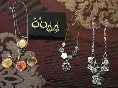I am offering a selection of necklaces and earrings; three necklaces and two pairs of earrings,the n...