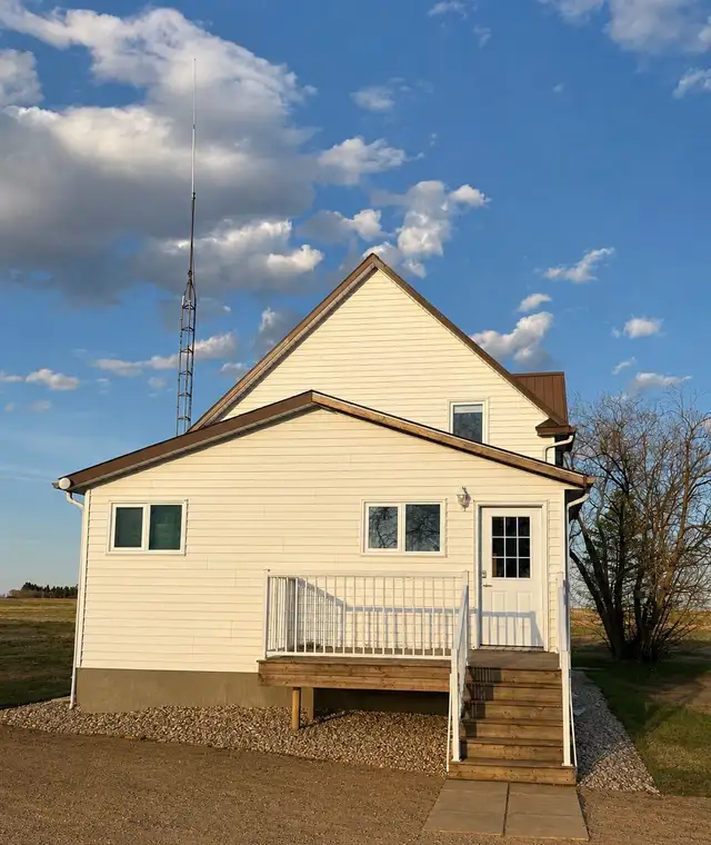 House for sale to be moved.