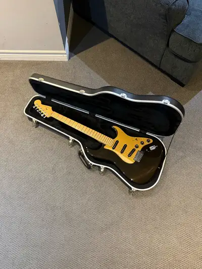 AMERICAN FENDER DELUXE STRATOCASTER, View more