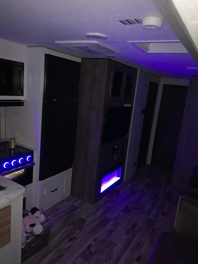 2021 Venture Rv Sporttrek Touring ST332VBH in Travel Trailers & Campers in Kingston - Image 3