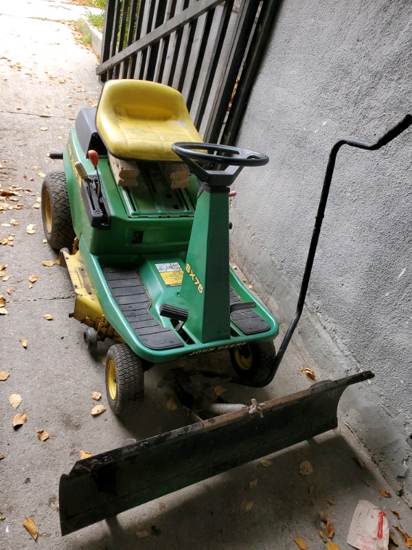 Lawn tractor John Deere with Mower Deck and Snow Blade Lawnmowers
