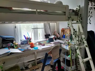 Lit mezzanine avec bureau intégré – Comme neuf – Déjà démonté, View more