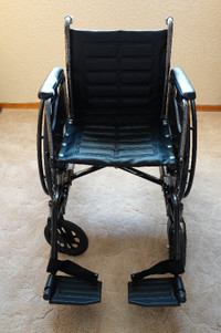 Invacare Tracer EX2 Wheelchair in Like-New condition