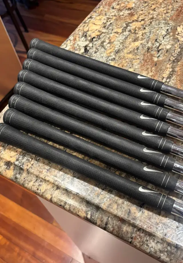 Nike Pro Combo Right Hand Stiff Flex Irons in Golf in Ottawa - Image 5