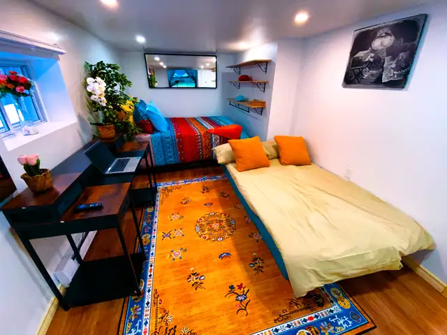 Cozy room with included internet62863776175745124