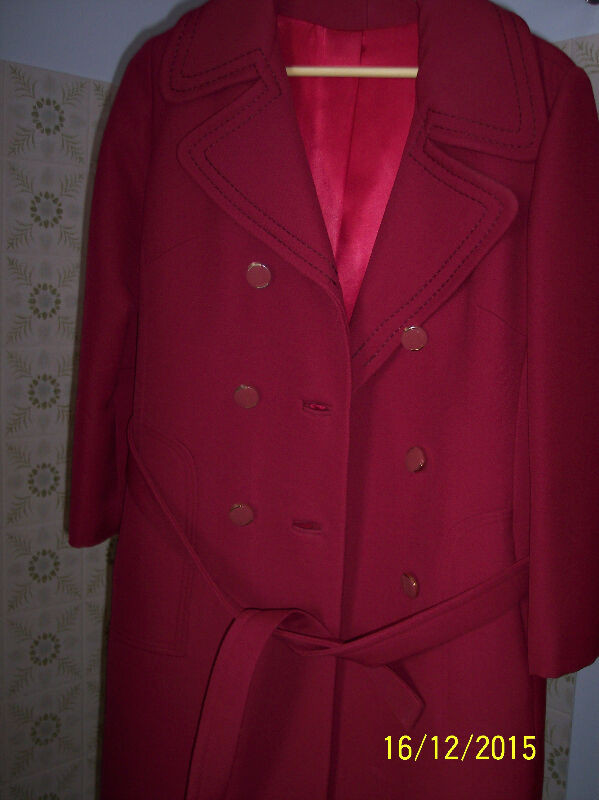 Magnifique Manteau  pour Dame dans Femmes - Hauts et vêtements d'extérieur  à Trois-Rivières