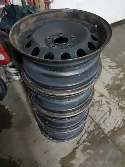 BMW steel rims in excellent condition $200 Niagara Falls 905 704 8171