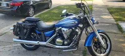 2009 Yamaha V-Star 950. Very Low KM's. Saddle bags and quick release windshield. Cobra slip on exhau...