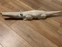 Crocodile decoratif en bois 