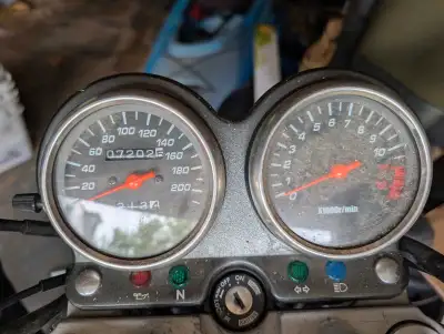 2007 Suzuki GS 500 New battery 7202KM Has been in storage for the past two years. Fuel petcock leaks...