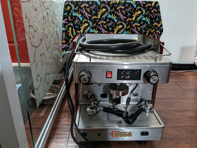 Wega Airy 1 group cappuccino/Espresso machine in Coffee Makers in Edmonton - Image 2