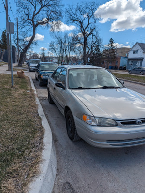 2000 Toyota Corolla