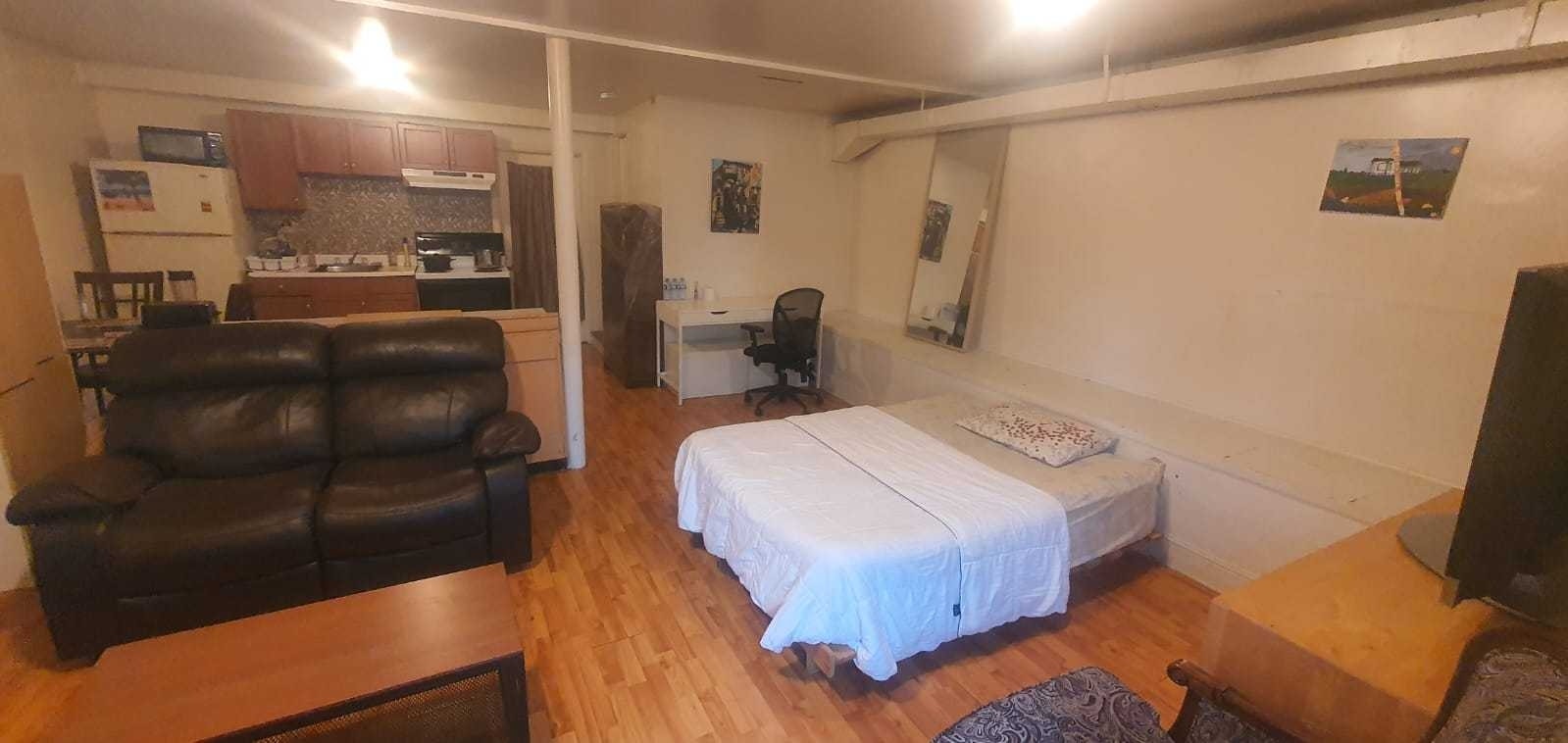 BASEMENT STUDIO FURNISHED — photo 2