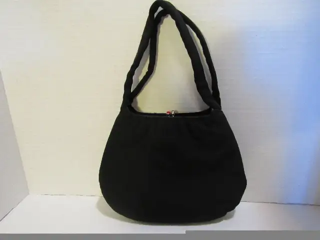 #111 Vintage Creed's Italy Little Black Evening Hand Bag/Purse in Women's - Bags & Wallets in Oshawa / Durham Region - Image 10