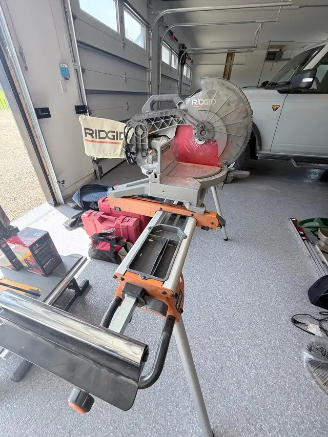 Rigid 12”Mitre Saw and stand  in Power Tools in Oakville / Halton Region - Image 3