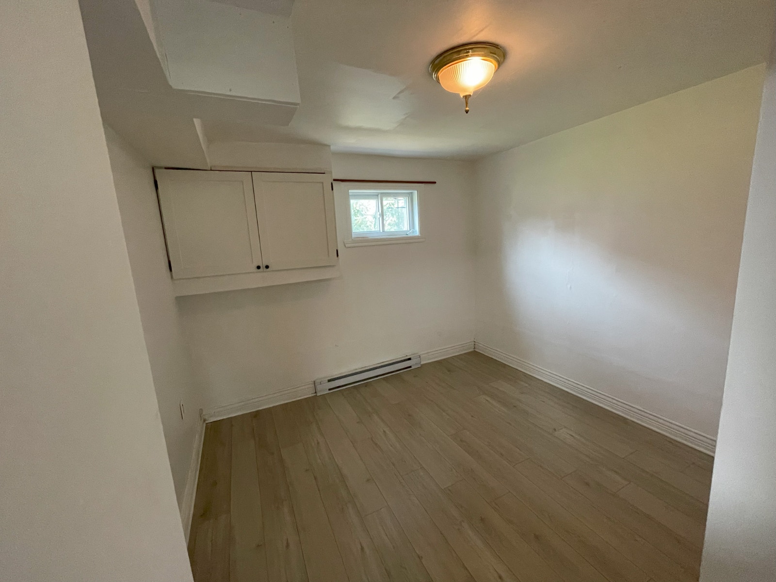 Beau 3 ½ d’un Triplex proche des services à Chomedey — photo 2