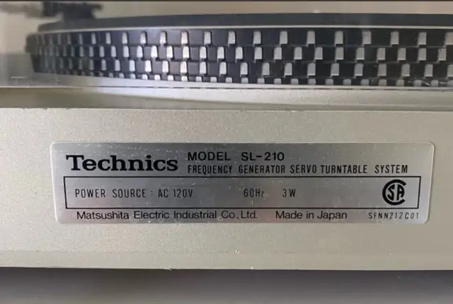 Technics SL-210 Turntable in Stereo Systems & Home Theatre in City of Toronto - Image 9