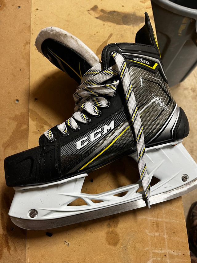 CCM tacks 9060 D8 in Skates & Blades in Ottawa - Image 3
