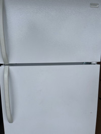 17 Cu Ft Top Freezer  Frigidaire 