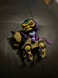 MOTU- Skeletor on night stalker funko pop 