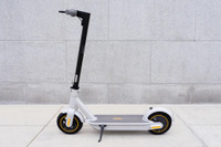 (AMAZING DEAL) Like New NineBot G30 Max LP Electric Scooter
