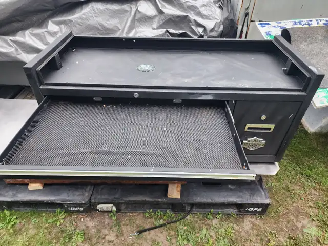 56' Top Tool Chest 5 Drawers With Harley Davidson Emblem in Tool Storage & Benches in Windsor Region - Image 10