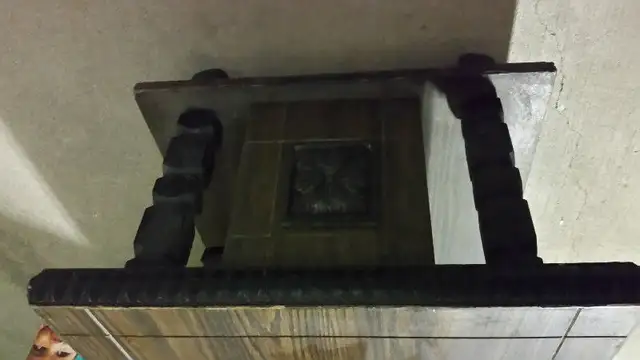 Wooden coffee table in Coffee Tables in Mississauga / Peel Region - Image 4