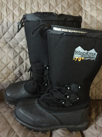 Slightly used Wind River size 11-12 high top winter boots
