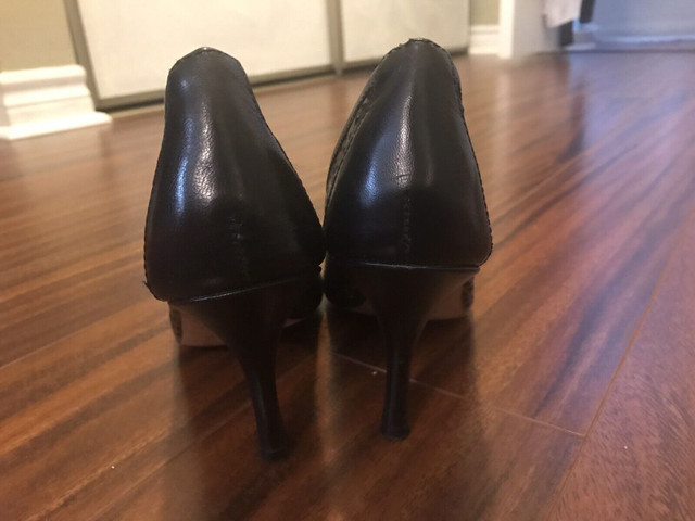 Oscar de la Renta ‘Anya’ open toe pumps - size 7 in Women's - Shoes in Oshawa / Durham Region - Image 4