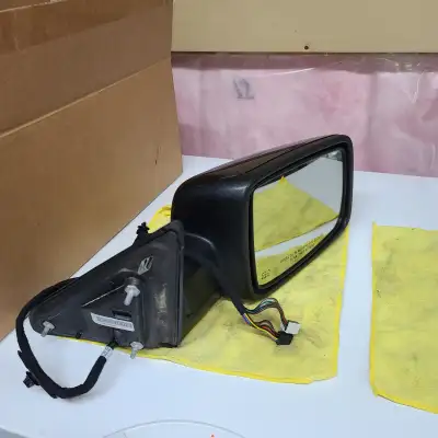 Power Fold, Auto Dim, Temp Sensor, Upgraded Signal