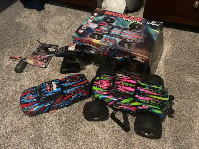 Hosim 4x4 drive No.x08 Brushless motor rc car with extra battery,batteries in controller as well Sli...