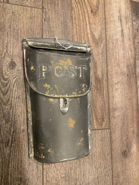 Antique Style Mail Box 