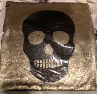NEW NIP HALLOWEEN Changing Picture Sequins Skull Pillow Case
