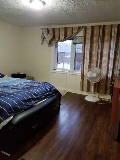 Rooms near 401/Kitchener,Homer Watson, perfect for working individuals,couple, student. 760-820,630...